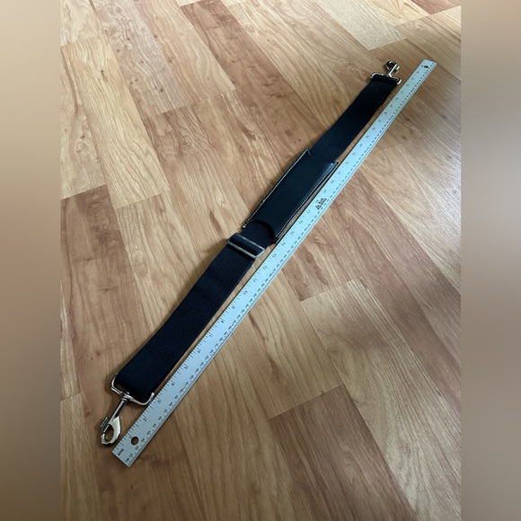 Duluth Trading Sportmans Black Leather Tote - Picture 14 of 16